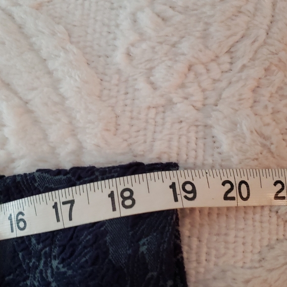 Lysse Pencil Skirt - Picture 7 of 7